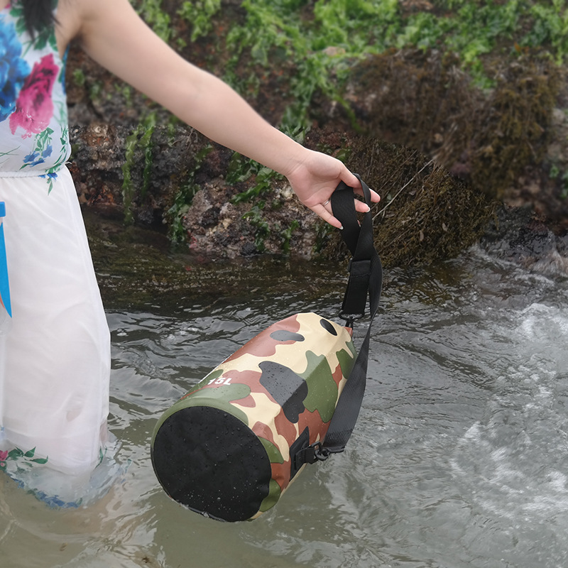 Mochila Impermeável Camuflada  - Dry Bag Roll Top avaliação e preço